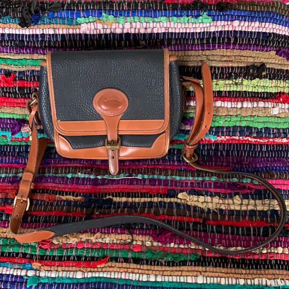 Vintage Dooney & Bourke Crossbody purse
